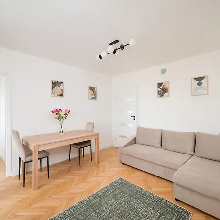 Zlota Skyline By Bookinghost Apartman Varsó